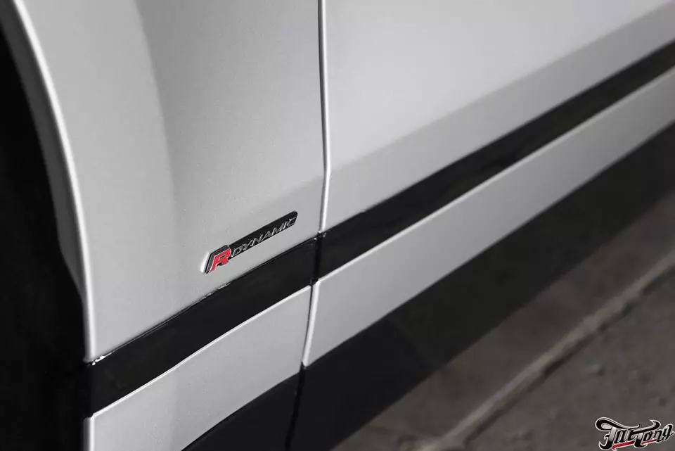 Range Rover Velar. Оклейка кузова в стальной мат. Химчистка салона и защита кожи керамическим составом от Gyeon. Часть 2.